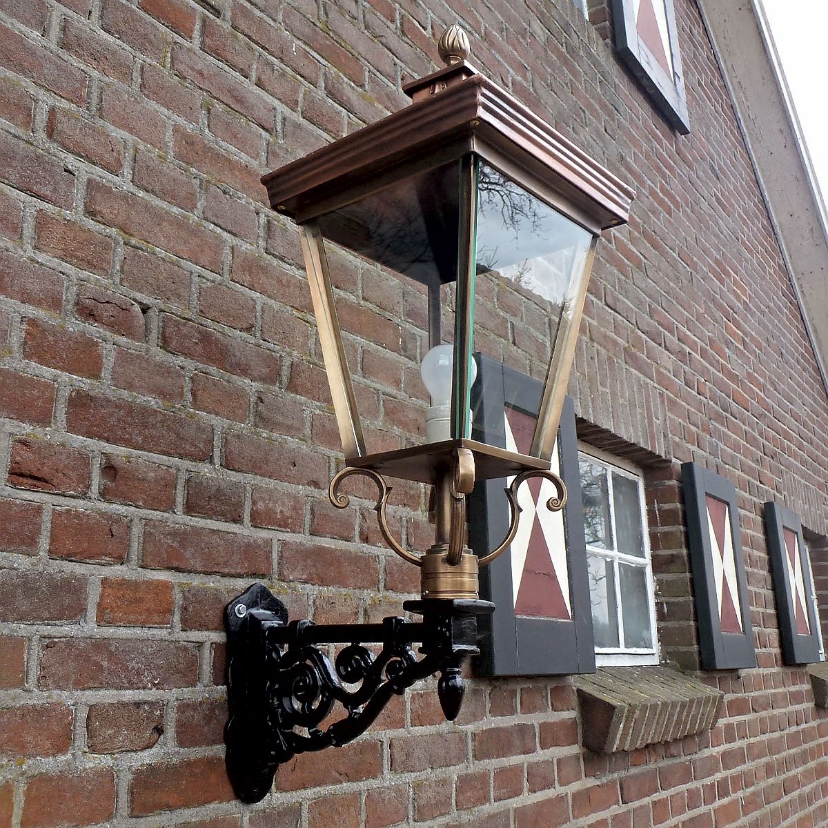 E150. Straight bracket large + copper lantern 4 sided 70. Height: 91 cm