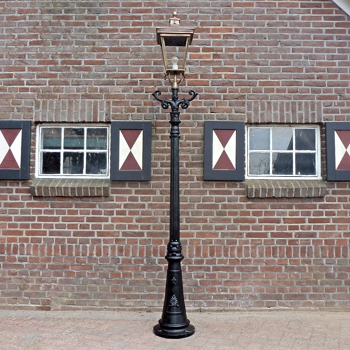 E77. Rotterdammer + curved ladder + copper lantern 4 sided 70. Height: 272 cm