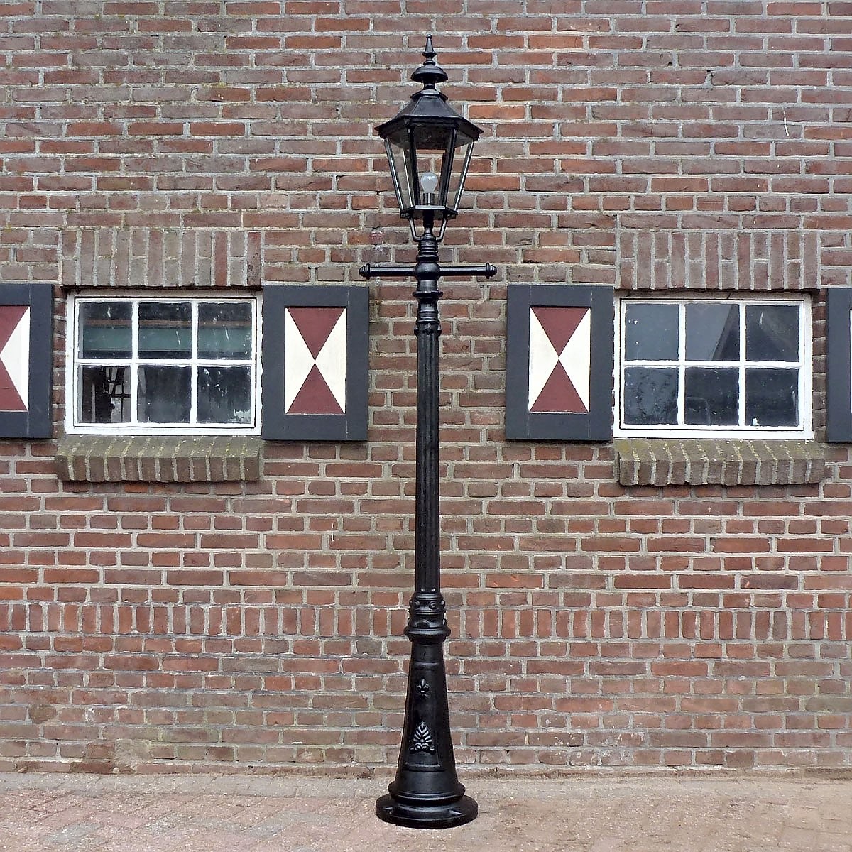 E81. Rotterdammer + straight ladder + lantern 6 sided large. Height: 261 cm