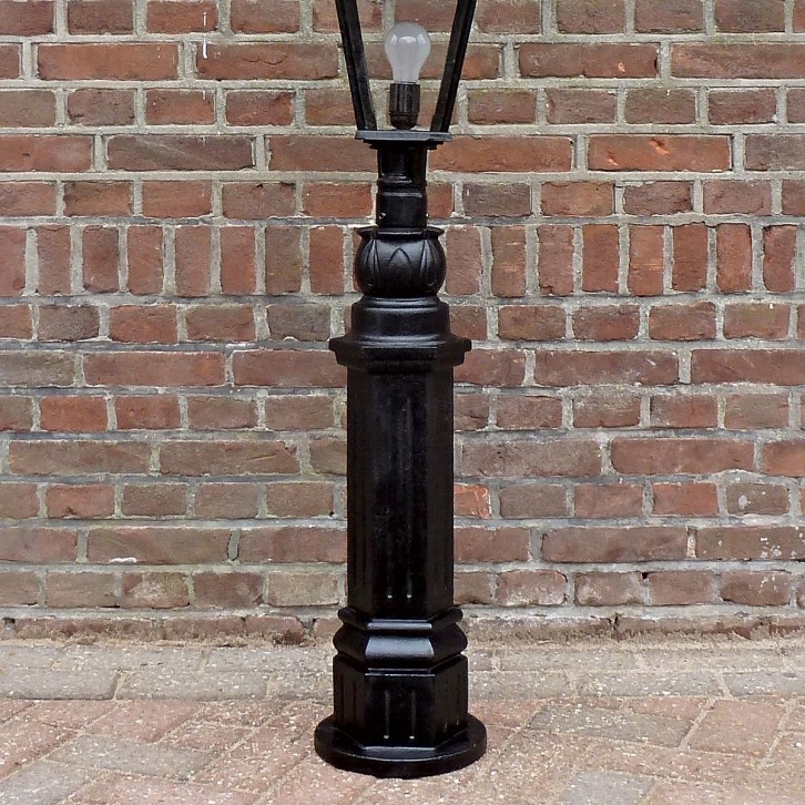 E16. M8 base + lantern 4 sided small. Height: 125 cm