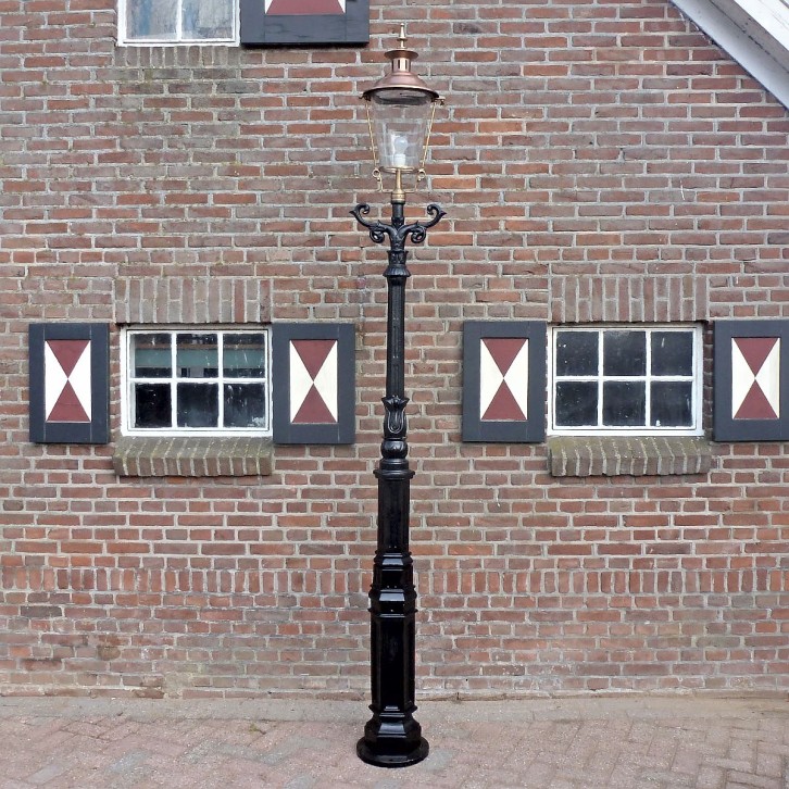 E192. M2 + curved ladder + copper lantern round 70 cm. Height: 303 cm