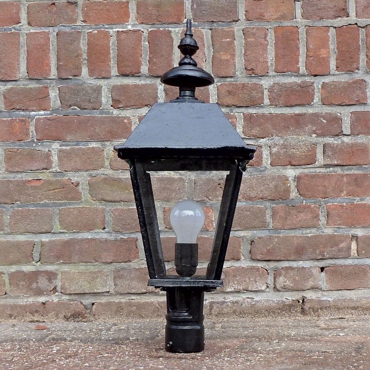 E202. Cast iron lantern 4 sided small. Height: 55 cm