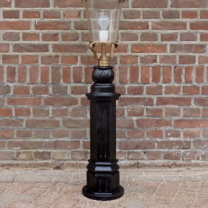 E21. M8 base + copper lantern round 60. Height: 130 cm
