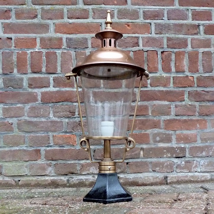 E253. Hengelo + copper lantern round 60. Height: 75 cm