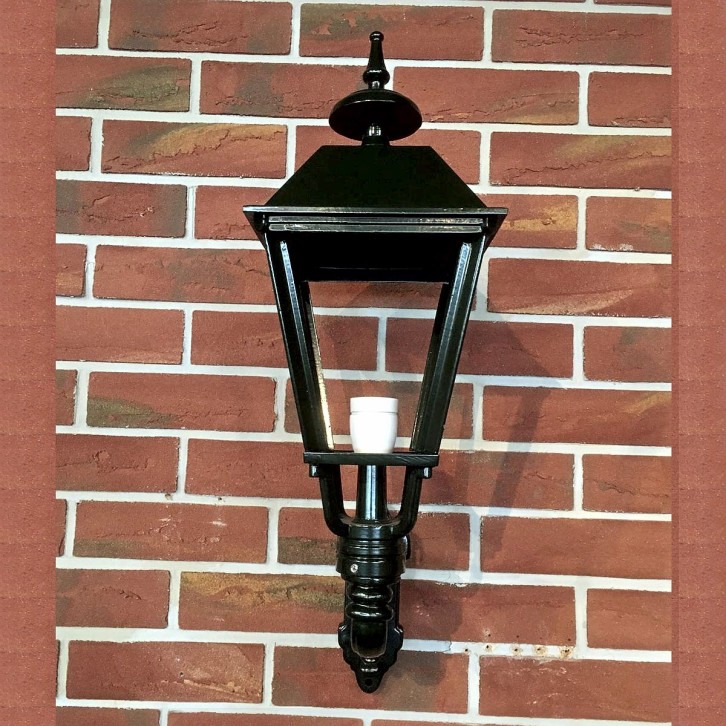 EA271. Aluminium S-arm victorian style lantern. 75 cm