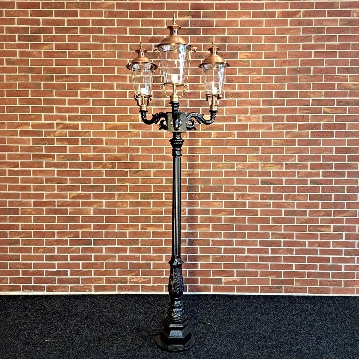 E278. Leliemast + triple bracket + copper lantern round 60. Height: 247 cm