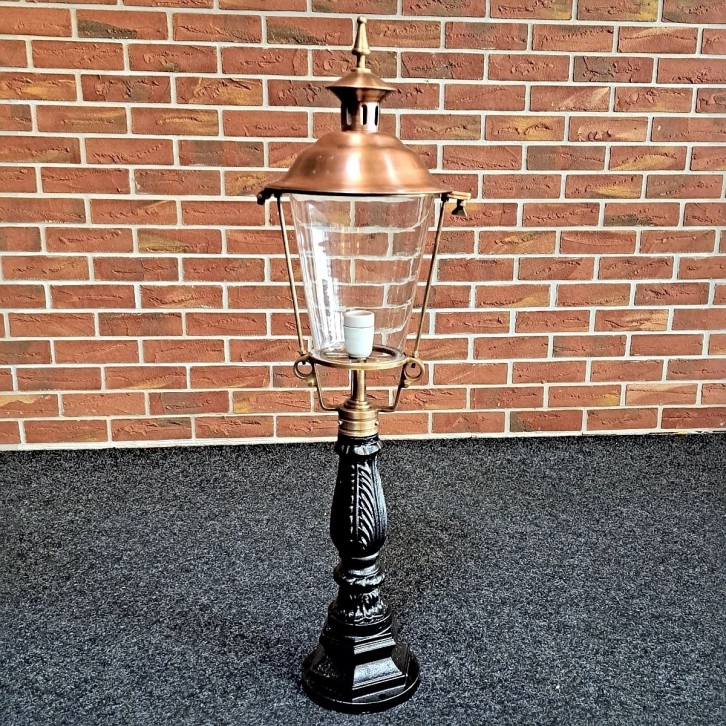 E280. Leliemast mini + copper lantern round 60. Height: 102 cm