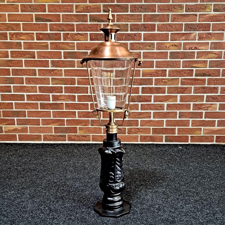 E281. Plantdeco small + copper lantern round 60. Height: 100 cm