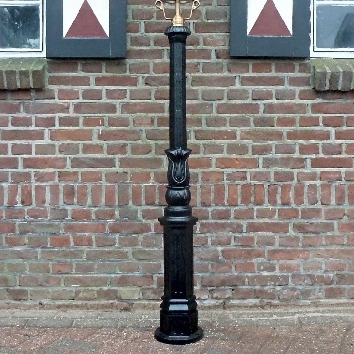 E48. M1 + copper lantern round 60. Height: 200 cm