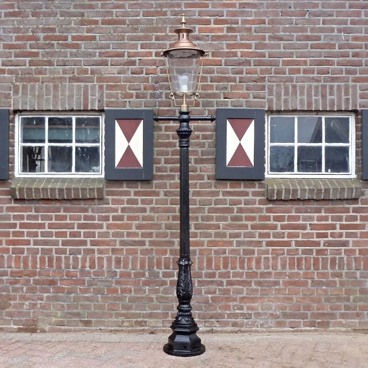 E69. Leliemast large + straight ladder + copper lantern round 70. Height: 247 cm