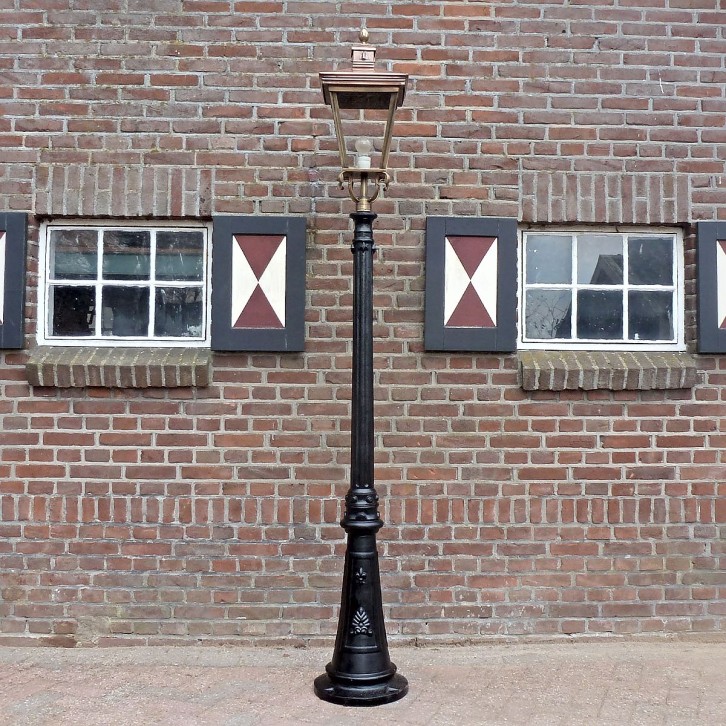 E72. Rotterdammer + copper lantern 4 sided 70. Height: 244 cm