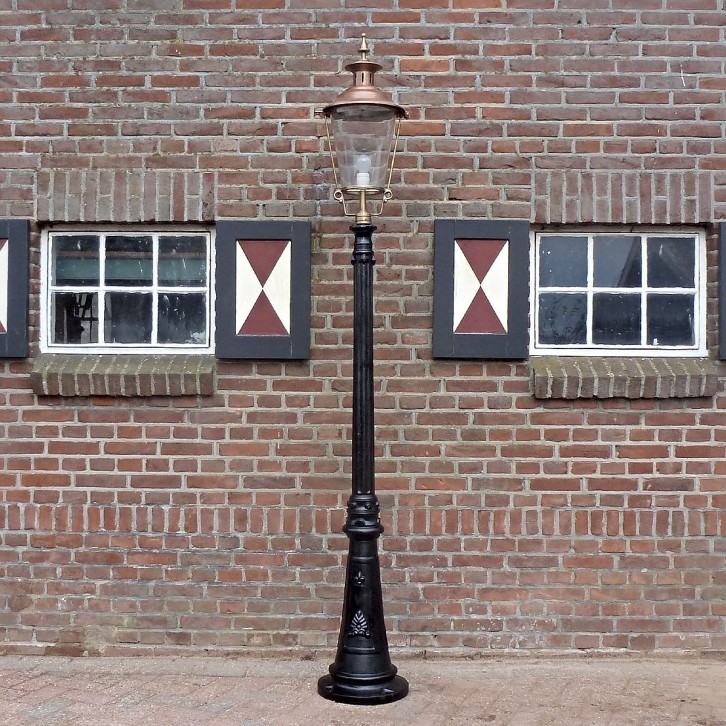 E74. Rotterdammer + copper lantern round 70. Height: 244 cm