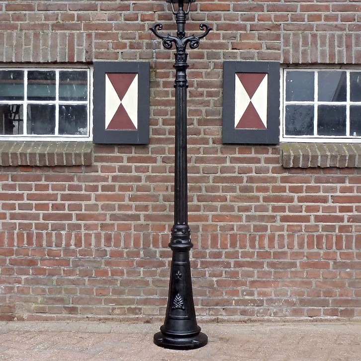 E76. Rotterdammer + curved ladder + lantern 6 sided large. Height: 277 cm