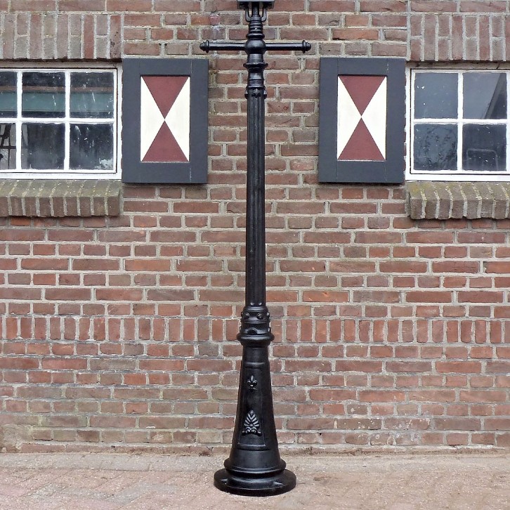 E80. Rotterdammer + straight ladder + lantern 4 sided large. Height: 261 cm