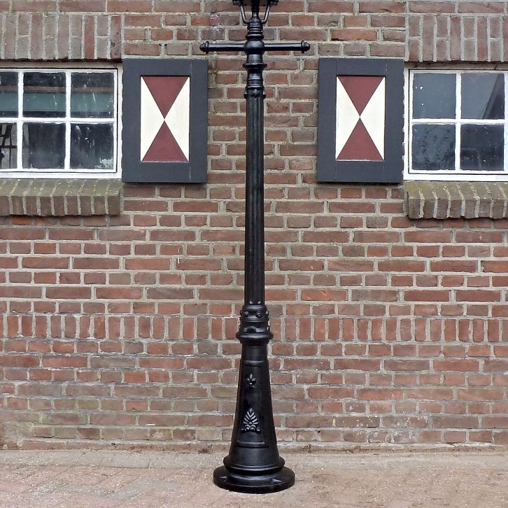 E81. Rotterdammer + straight ladder + lantern 6 sided large. Height: 261 cm
