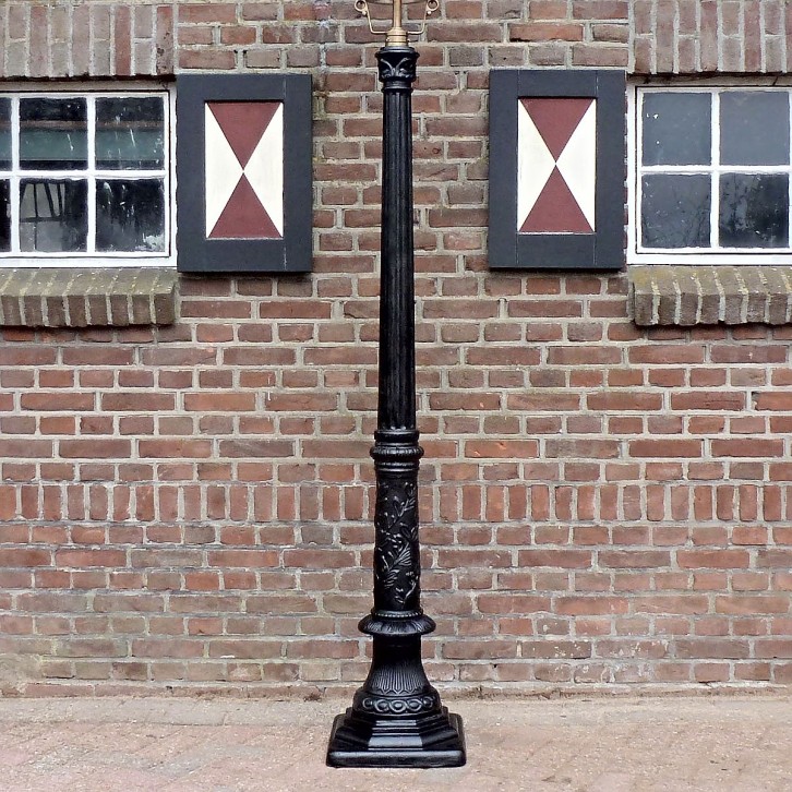 E91. Romantica + copper lantern round 70. Height: 252 cm